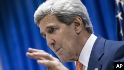 Menlu AS John Kerry Kamis (25/6) mendesak komitmen Presiden Vladimir Putin di Ukraina timur.