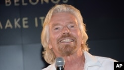 Richard Branson, the founder of Virgin Group, recently spoke in Ho Chi Minh City about business issues.