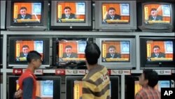 نجی ٹی وی چینلز پر’ بریکنگ نیوز‘ کا چسکا