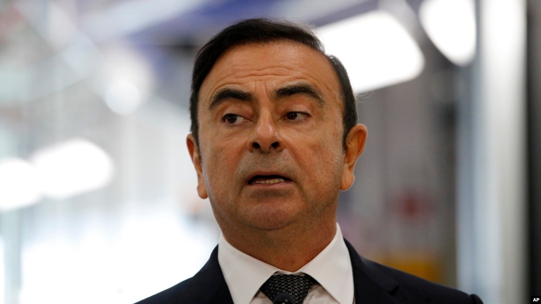 Carlos Ghosn di pabrik pembuatan mobil Renault di Maubeuge, utara Perancis, 8 November 2018. (Foto: dok). Nissan Motor Co. memecat Ghosn terkait skandal pelanggaran finansial selama memimpin perusahaan otomotif Jepang tersebut selama hampir dua dekade, Kamis (22/11).