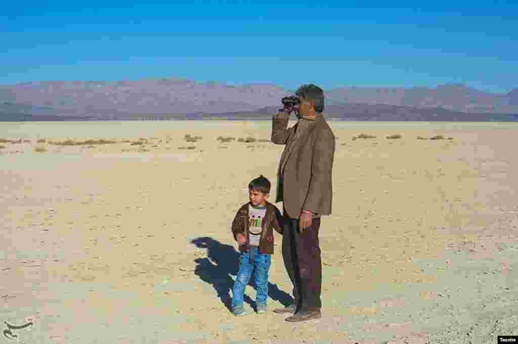 نفس های آخر دریاچه بختگان - فارس عکس: حسین خسروی