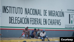 VOA: En México desalojan estaciones migratorias por coronavirus