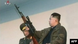Chương trình truyền hình dài 50 phút chiếu cảnh ông Kim Jong Un xử lý các loại vũ khí