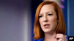Pot pawòl Lamezonblanch, Jen Psaki pandan yon rankont ak lapres nan Washington, 27 Oct. 2021.