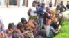 Namibe: Policia apreende camião com 54 menores que iam trabalhar nas fazendas 