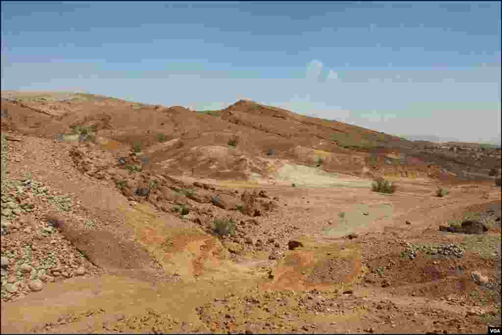 کھیرتھر پارک کے اونچے پہاڑ