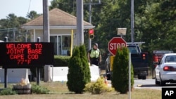 Pintu masuk ke pangkalan Gabungan Cape Cod di negara bagian Massachusetts, AS (foto: dok). Tiga tentara Afghanistan melarikan diri dari pangkalan ini.