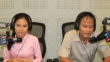លោក ជា មុនី ប្រធាន​សហជីព​សេរីកម្មករ​កម្ពុជា​និង​កញ្ញា ង៉ាក សាវឿន តំណាង​កម្មករ​រោងចក្រ​កាត់ដេរ​ F.Y Factory ចូល​រួម​​ពិភាក្សា​អំពី​ប្រធានបទ ​​‍«តើ​សមាហរណកម្ម​សេដ្ឋកិច្ច​អាស៊ាន​នឹង​ជះ​ឥទ្ធិពល​យ៉ាង​ណា​ដល់​វិស័យ​កាត់ដេរ​កម្ពុជា?» នៅ​ក្នុង​កម្មវិធី​វិទ្យុ​«វេទិកា​អាស៊ាន‍» (Hello VOA) ក្នុង​​រាជធានី​ភ្នំពេញ​កាល​ពី​ថ្ងៃ​ព្រហ្បតិ៍​ទី​២ ខែ​កក្កដា ឆ្នាំ​២០១៥។ (លឹម សុធី/VOA) 
