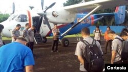 El jefe de la Agencia Nacional de Búsqueda y Rescate de Indonesia, Henry Bambang Soelistyo, señaló que hay versiones de testigos sobre posibles objetos flotando en el mar que podrían tener relación con la aeronave.