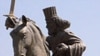 دادستان یاسوج: مجسمه نوساز آریوبرزن را به موزه بفرستید!