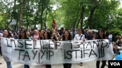 Protesti u parku Gezi pored trga Taksim u Istanbulu