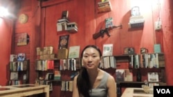Koo beremigrasi dari Hong Kong ke Taiwan Maret lalu dan membuka kafe/toko buku.