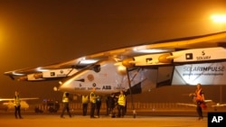 Solar Impulse 2 လေယာဉ် အိန္ဒိယကို ဆိုက်ရောက်စဉ်။ (မတ် ၁၁၊ ၂၀၁၅)