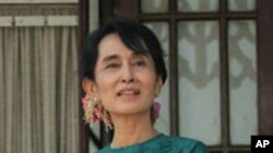 အေမရိကန္ရဲ႕ထိစပ္ေရးမူ၀ါဒ ျမန္မာ့ဒီမိုကေရစီအတြက္ အကူအညီျဖစ္