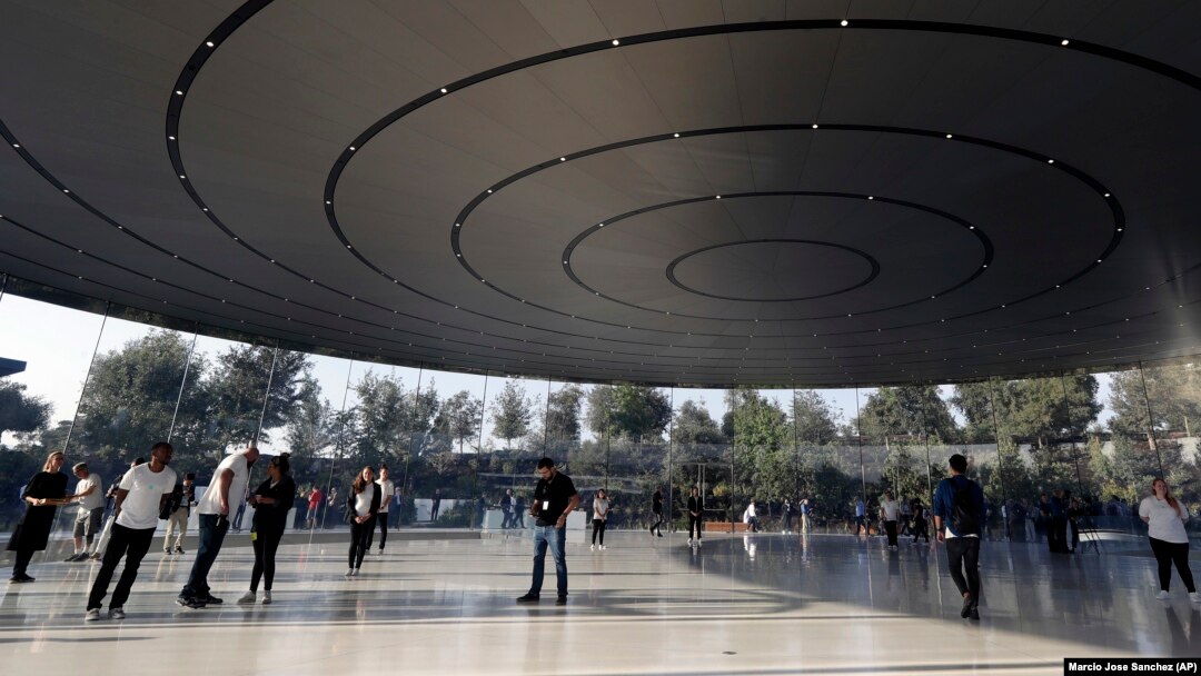 Para pekerja asing di "Kampus Apple" di Cupertino, California, AS (foto: ilustrasi). 