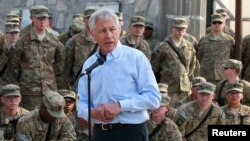 Novi sekretar za odbranu SAD Čak Hejgel obraća se pripadnicima 101. vazduhoplovne divizije u Džalalabadu