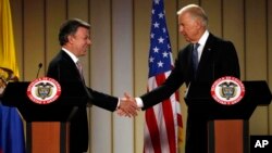 El presidente de Colombia, Juan Manuel Santos, y el vicepresidente de EE.UU., Joe Biden, dieron una rueda de prensa en Bogotá.