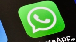 En 2011, Whatsapp alcanzó los 100 millones de usuarios activos, marcando el inicio de su rápido crecimiento.