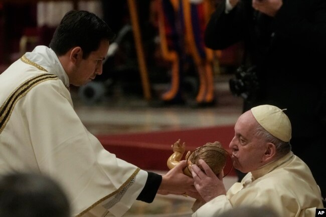 پاپ فرانسیس در مراسم شب کریسمس ۲۰۲۲