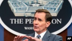 Juru bicara Pentagon John Kirby berbicara dalam konferensi pers di Pentagon, pada 20 Desember 2021. (Foto: AP/Alex Brandon)