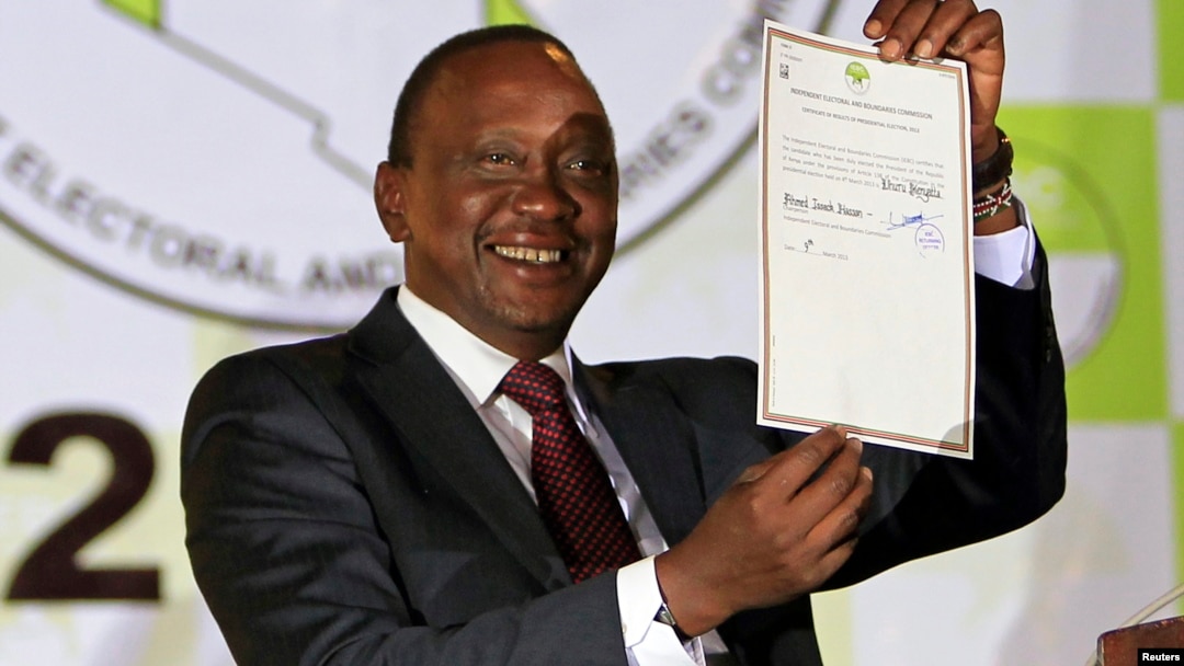 Uhuru Kenyatta memenangkan Pilpres Kenya, namun masih harus menghadapi dakwaan kejahatan perang dari ICC (foto: dok). 