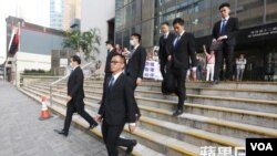 7名涉案警察庭审期间离开法庭（资料） 