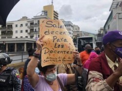 Protesta de profesores en el centro de Caracas, Venezuela, el 18 de noviembre de 2020. [Foto: VOA/Álvaro Algarra].