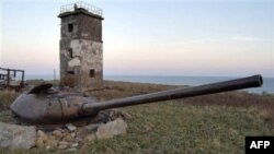 Старая танковая башня на острове Кунашир