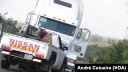 Une attaque sur la route par la Renamo, au Mozambique, le 25 septembre 2015.