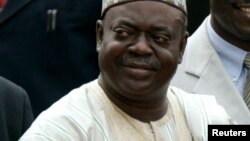 Dr. Babangida Aliyu gwamnan jihar Neja da ya fara biyan 'yanbanga a Najeriya