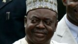 Dr. Babangida Aliyu tsohon gwamnan jihar Neja da ake zargin gwamnatinsa ta ciwo bashi amma ta raba ma kansu kudin