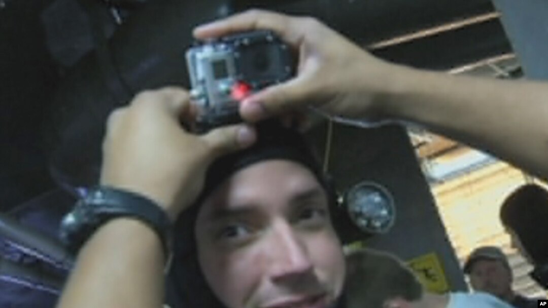 Podvodna video kamera GoPro Hero3 može lako da se pričvrsti na ronilačku kapu
