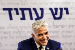 El centrista Yair Lapid reemplazará a Naftali Bennett como primer ministro de Israel dentro de dos años.
