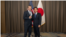 美国战争部长皮特·海格塞斯在官方X上发表与日本防卫大臣小泉进次郎，在菲律宾宿务举行的东盟防长扩大峰会间隙的合影。(2026年10月27日)