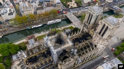 1,100 Experts Call Time to Rebuild Notre Dame Well
