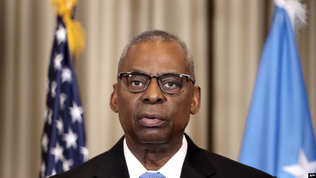 ARCHIVO - El secretario de Defensa de Estados Unidos, Lloyd Austin, hace una declaración al final de la reunión del Grupo de Contacto de Defensa de Ucrania en la base aérea de Ramstein, en el suroeste de Alemania, el 19 de marzo de 2024. (Foto de Daniel ROLAND / AFP)