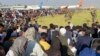 کابل ایئرپورٹ پر انخلا کے خواہش مند افراد کی بھیڑ کا ایک منظر