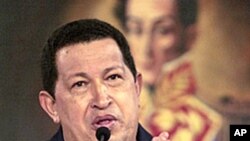 Venezuela's President Hugo Chavez speaks during a news conference at Miraflores Palace in Caracas, 22 Dec 2010