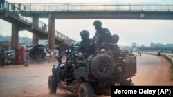Abashinzwe umutekano bacunga uko ibintu byifashe