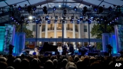 Herbie Hancock and Aretha Franklin, perform at the International Jazz Day Concert on the South Lawn of the White House of the Washington, April 29, 2016. 