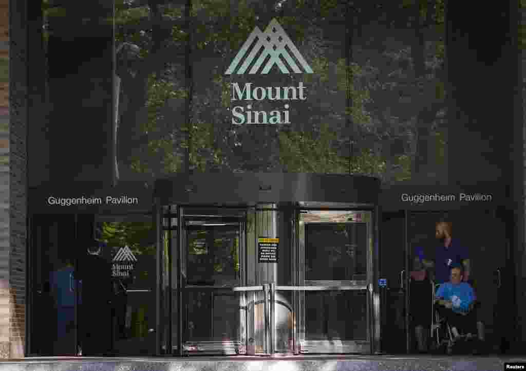 A New York hospital is testing a man with symptoms of Ebola, and results of his tests are pending, Mount Sinai Hospital, Manhattan borough of New York, August 4, 2014.&nbsp;