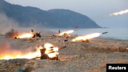 북한 김정은 국무위원장이 방사포병 중대 사격경기를 참관했다고 관영 조선중앙통신이 21일 보도했다