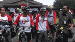 Kampanye Peduli Difabel dan Anti-Polusi, Tuna Rungu Bersepeda Jelajah Jawa-Bali