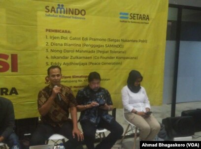 Dari kiri ke kanan: Kepala Bagian Diseminasi Info Digital Biro Multimedia Divisi Humas Mabes Polri, Heru Yulianto, Aktivis Setara Institute Hendardi dan Penggagas Samindo, Disna Riantina. (Foto: VOA/Ahmad Bhagaskoro)