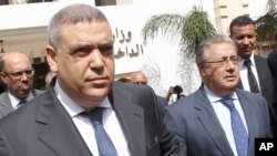 Le ministre de l'Intérieur espagnol Juan Ignacio Zoido, à droite, en compagnie de son homologue marocain, Abdelouafi Laftit, après une réunion au ministère de l’Intérieur à Rabat, Maroc, 29 août 2017.