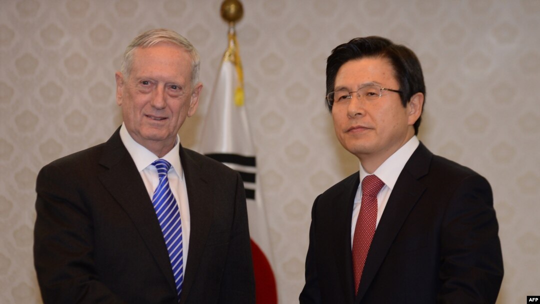 美国防长马蒂斯与韩国防长私下会晤后举行记者会（2017-02-03)