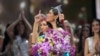 Miss Nicaragua Sheynnis Palacios reacciona luego de ser coronada Miss Universo en el 72° Concurso de Belleza Miss Universo en San Salvador, El Salvador, el sábado 18 de noviembre de 2023. (Foto AP/Moises Castillo)