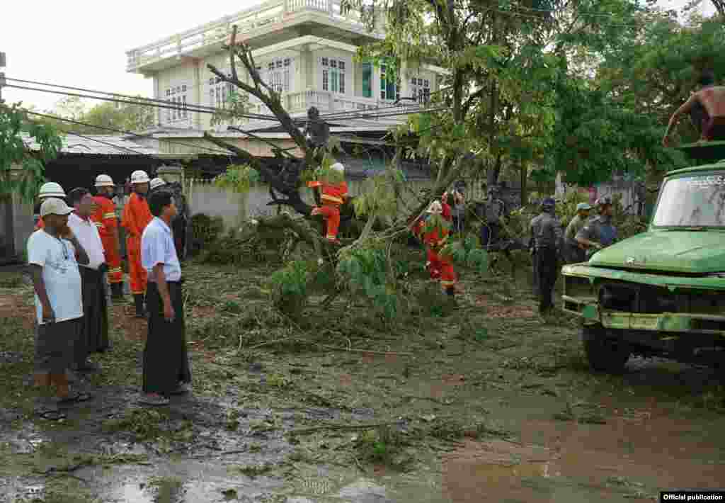 ဝမ်းတွင်းမြို့နယ်တွင် မေ(၁) ရက်နေ့ကမိုးသက်လေပြင်းများ တိုက်ခတ်ပြီးပျက်စီးဆုံးရှုံးမှုများဖြစ်ပေါ်ခဲ့။(MOI)