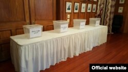 Myanmar Voters filling on ballots informations and signs to vote in embassy, Washington D.C (October 17, 2015./Photo from Myanmar Embassy website)