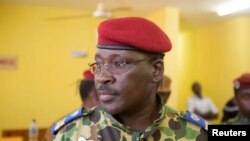 Le lieutenant-colonel Yacouba Isaac Zida à Ouagadougou au Burkina Faso le 1er novembre 2014.